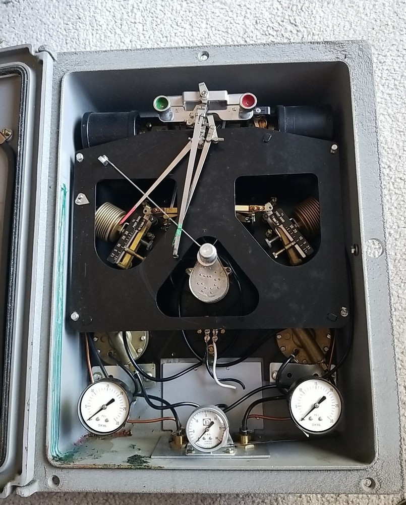 Powers Regulator Co Type 101-0496 Model IN2 Circular Chart Recorder Steampunk