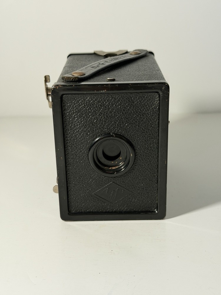 vintage Agfa Box 44 A-8 Cadet Flash Box Camera. UNTESTED