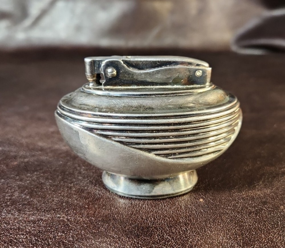 1953 Ronson Lotus Silver Plated Table Lighter *READ*
