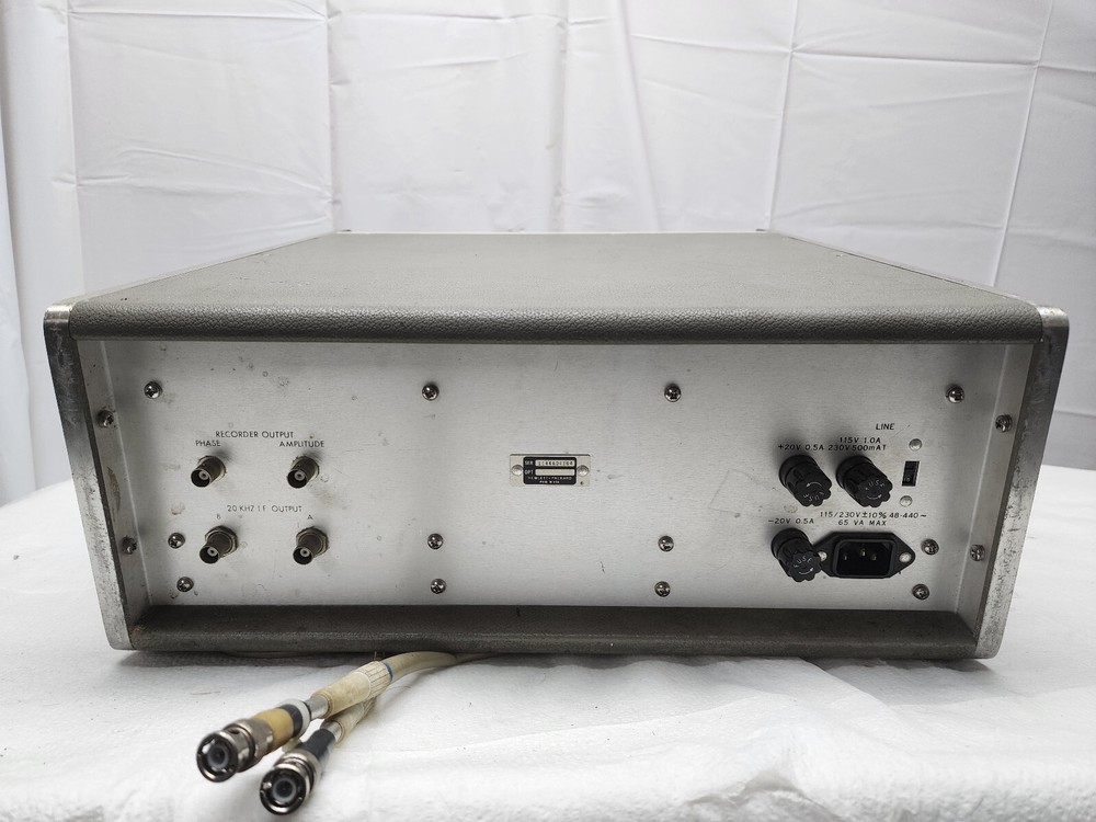 Hewlett Packard 8405A Vector Voltmeter w/ 2 Probes