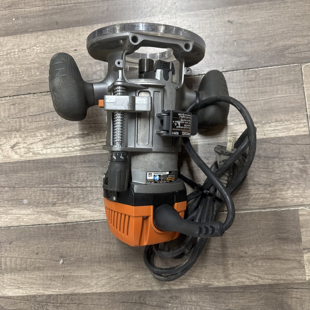 RIDGID 11 Amp 2 HP 1/2 in. Corded Fixed Base Router MISSING