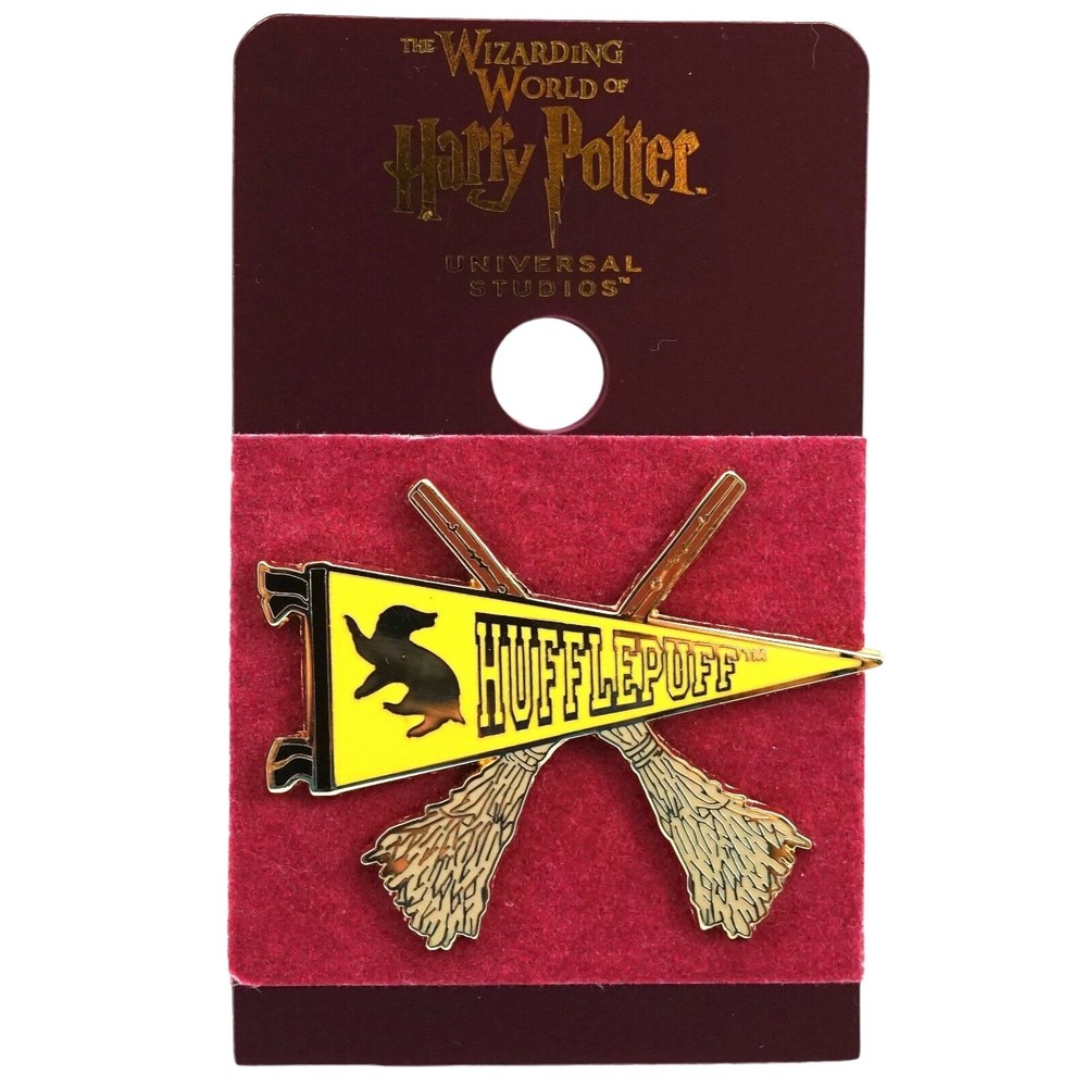 Universal Studios Harry Potter Hufflepuff Quidditch Pennant Pin