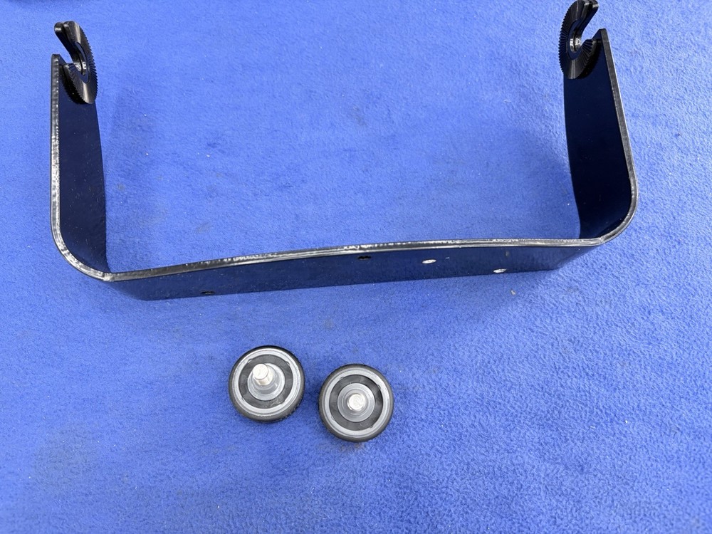 Raymarine C80 Classic Gimbal Mounting Bracket & Knobs- Also Fits E80