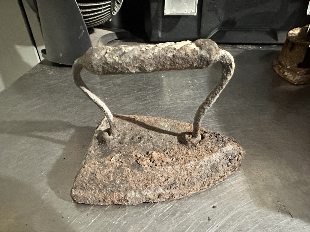 2 antique cast iron "sad iron"