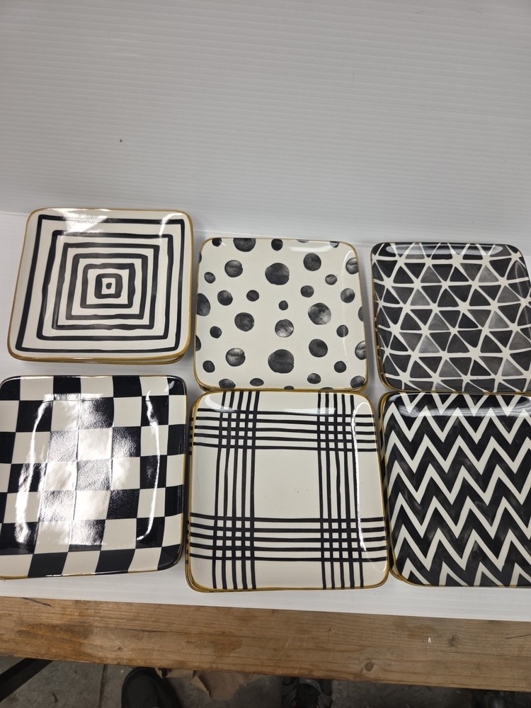 7"-Over and back Appetizer Square Plates Set Of 6 Stack Black& White