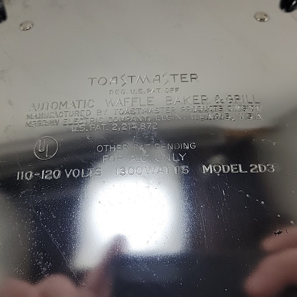 Toastmaster Waffle Iron Maker Model 2D3 Chrome