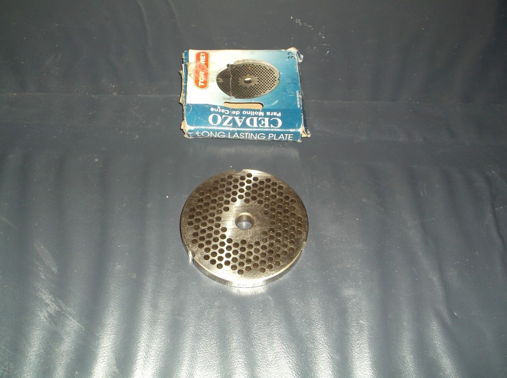 Meat Grinder Plate #32  3/16"