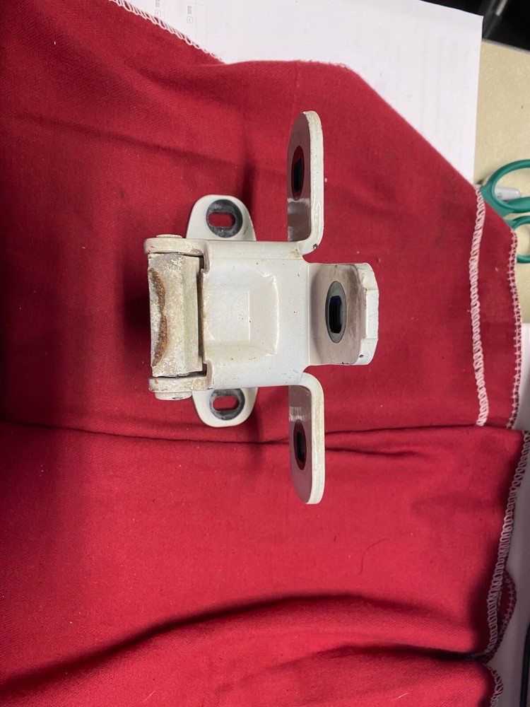 FREIGHTLINER CASCADIA DOOR HINGE LOWER, BOTTOM