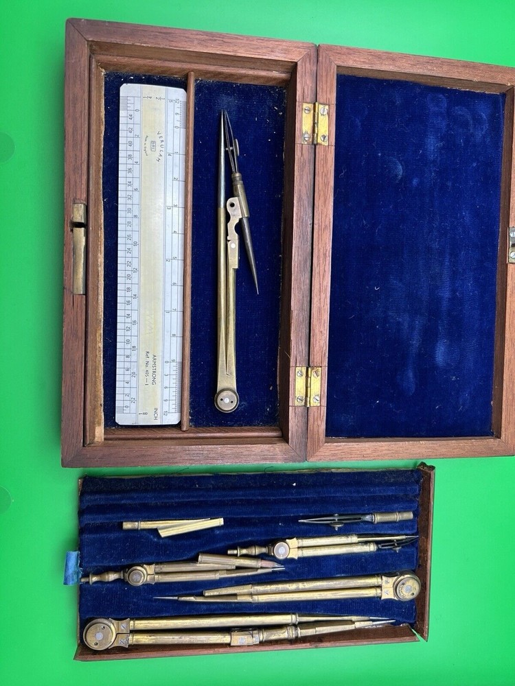 A Vintage Compass/Drawing Instrument Set