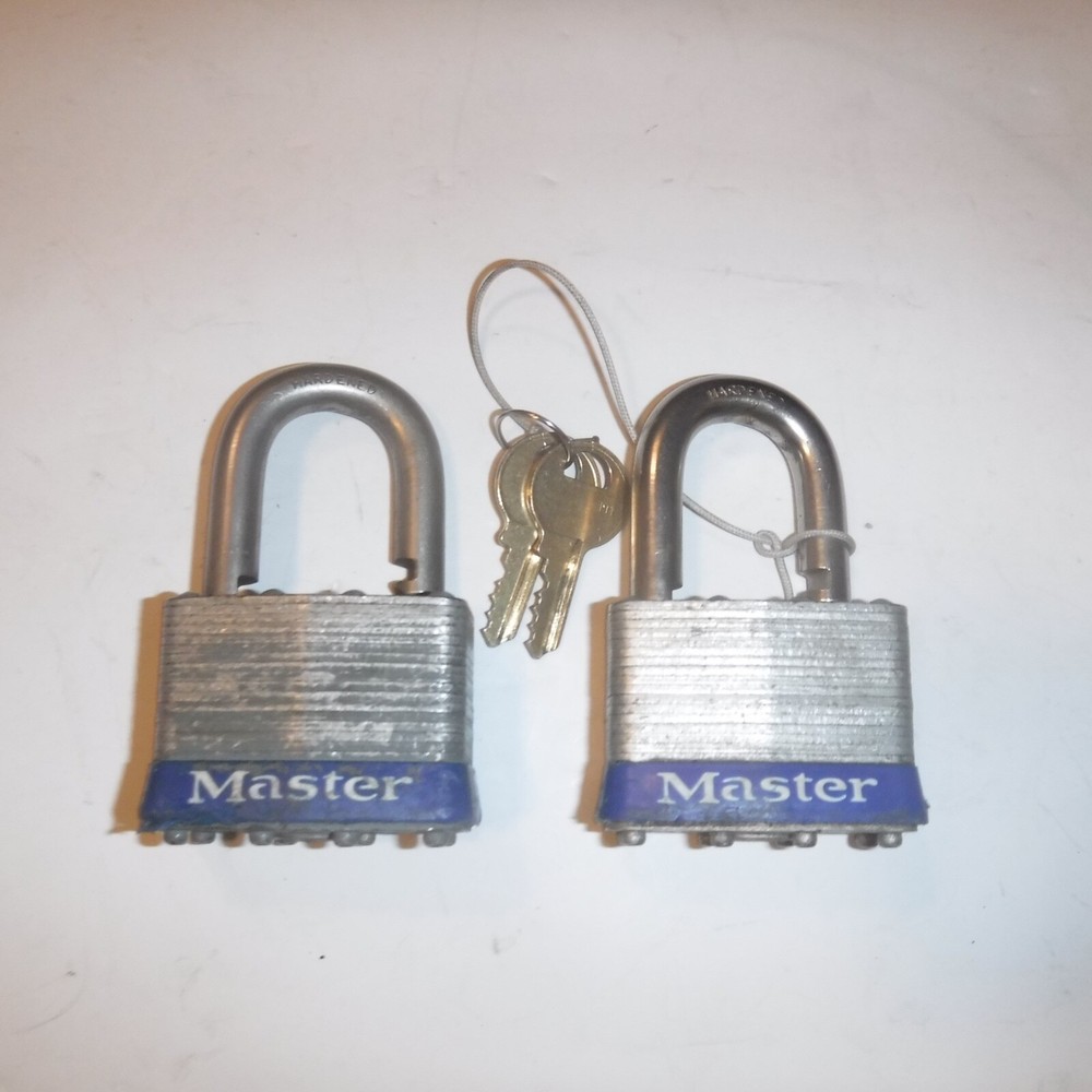 Master #5 padlocks set of 2 keyed alike .