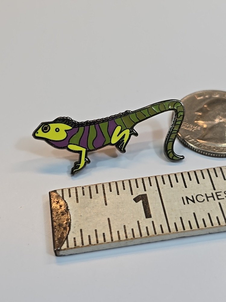 Green Lizard Multi-Color Lapel Pin