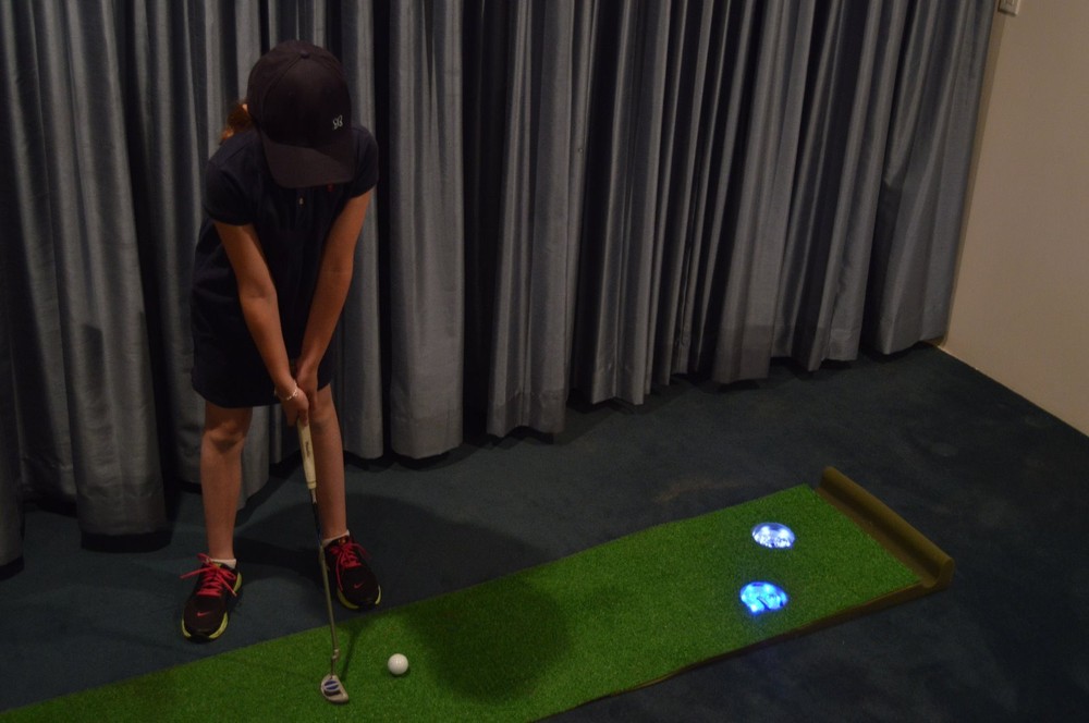 PUTTING GEEN AID GOLF HOLE LIGHT