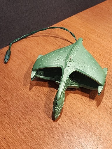 Hallmark 1995 Star Trek Romulan Warbird Lights Up When Plugged into Light String