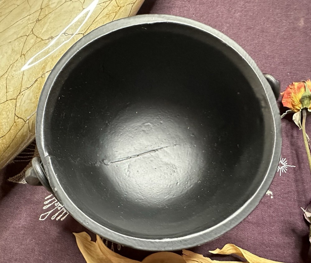 Cast Iron Cauldron With Lid And Handle, Black Cauldron