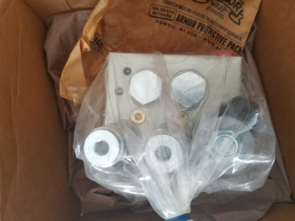 Bobcat 7028844 Valve, 2N AUX (E85)