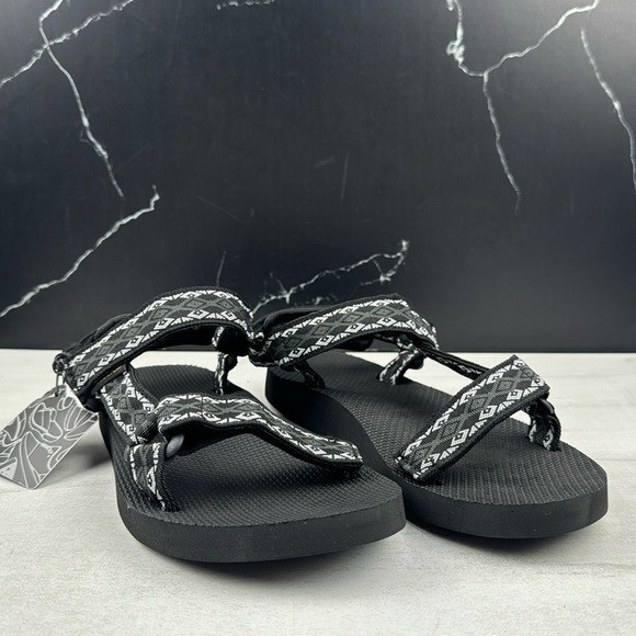 Pulltop Jolin Men’s Sandal Black/White sz 4