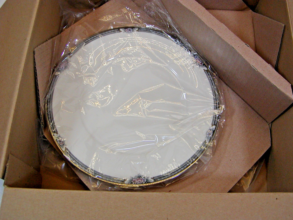 NEW NORITAKE HALIFAX 5 PIECE PLACE SETTING