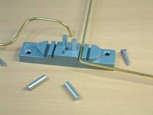 Expo 71530 - Mini Wire Bench Bender - Bends up to 1/8" Diameter - 2nd Class Post
