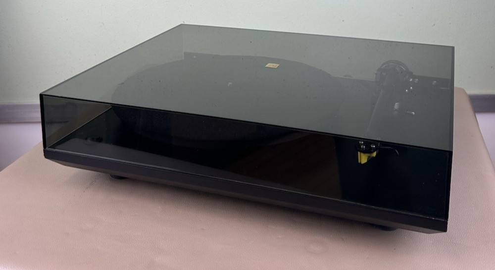 REGA P3 TURNTABLE NICE