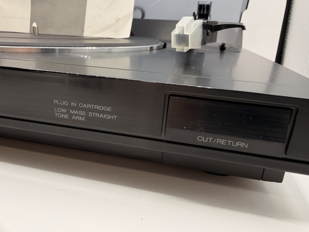 Vintage AKAI Semi Automatic Turntable A305C