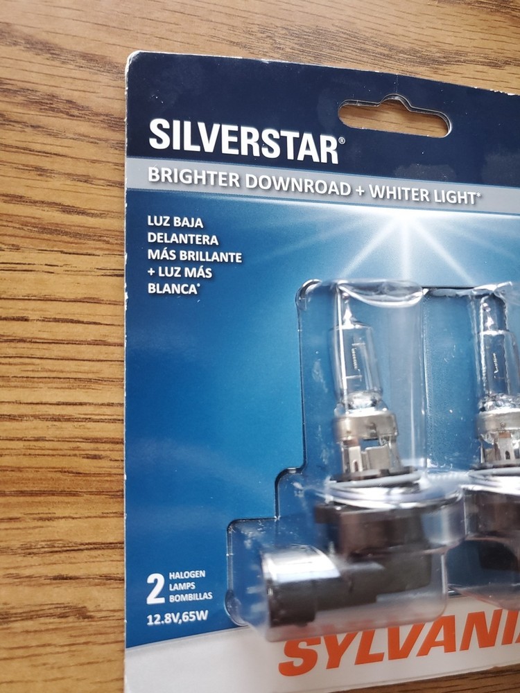 SYLVANIA - 9005 SilverStar - High Performance Halogen Headlight Bulb (2 Lamps)