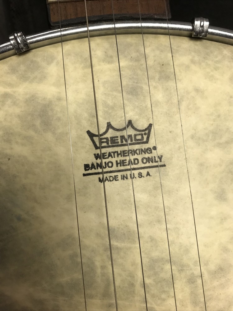 ROUGE 5 String Banjo (includes soft side gig bag)