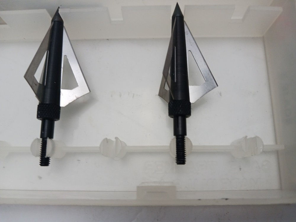 Game Tracker Terminator Broadheads 125 Grain 2 Pack + 9 Practice Tips