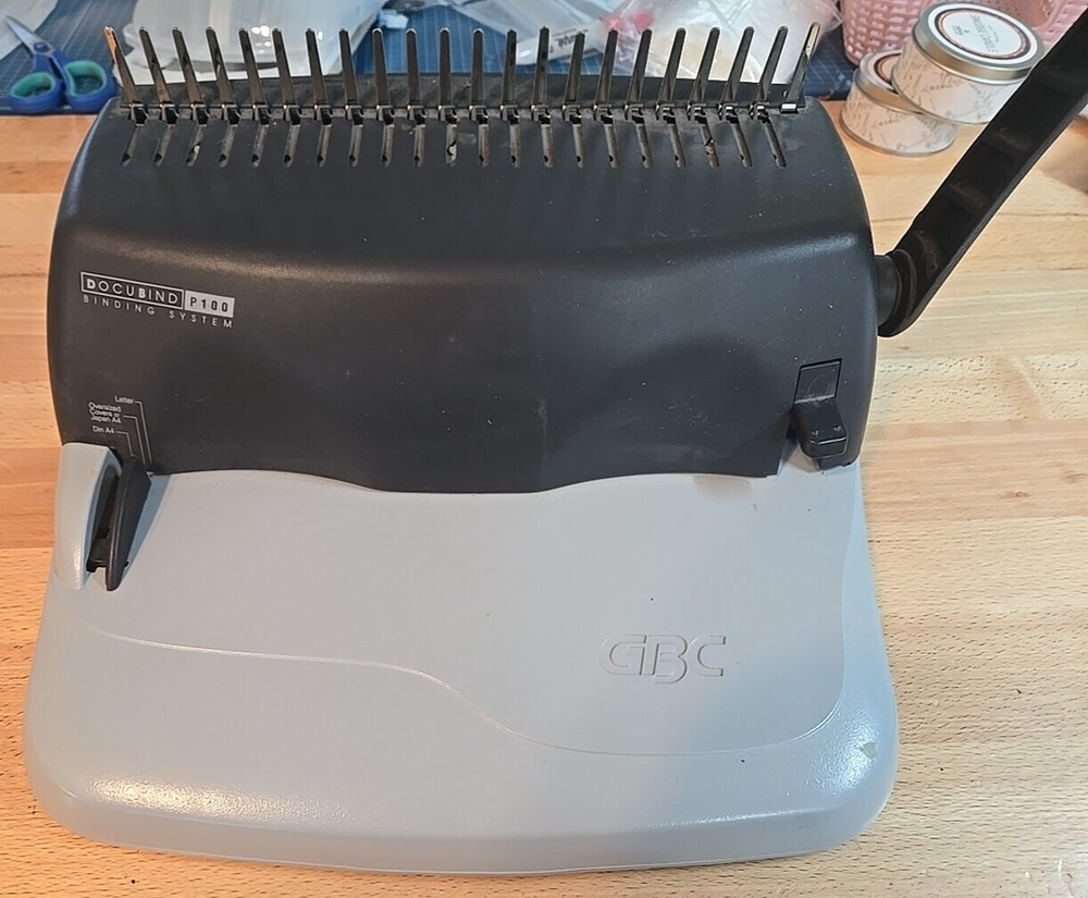 GBC CombBind Doubind P100 Comb Binding Machine w/ Extra Combs
