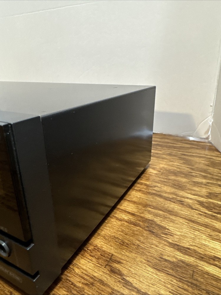 Hitachi - D-E4 Cassette Deck -tested Cleaned Belts Replaced.