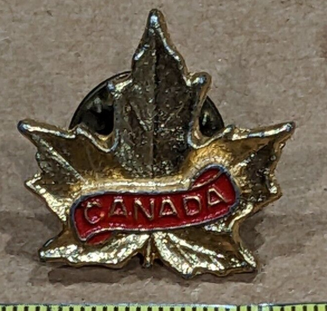 CANADA MAPLE LEAF PIN #32