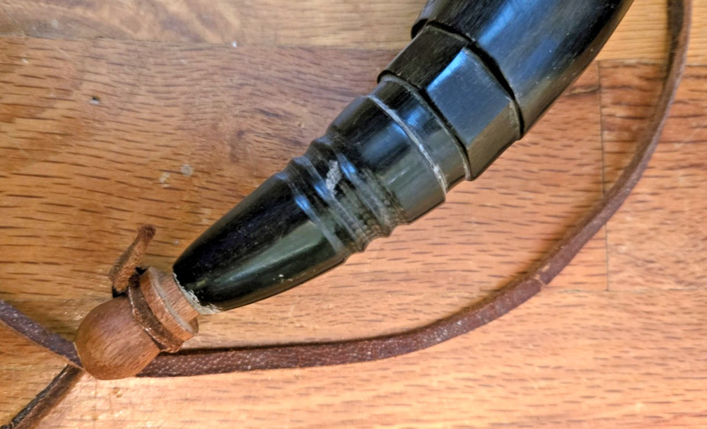 Muzzle Loader Powderhorn & BONUS Dancing with Wolves DVD