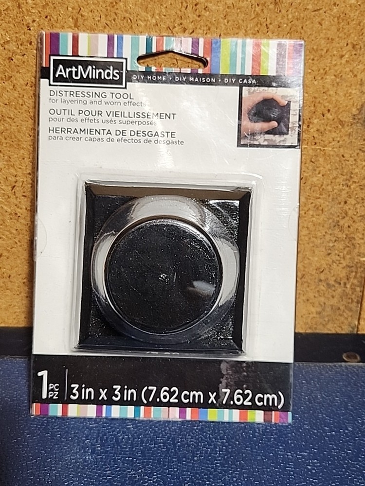 ArtMinds Distressing Tool for layering and worn effects