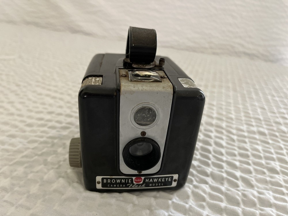 Vintage Kodak Brownie Hawkeye Camera Flash Model