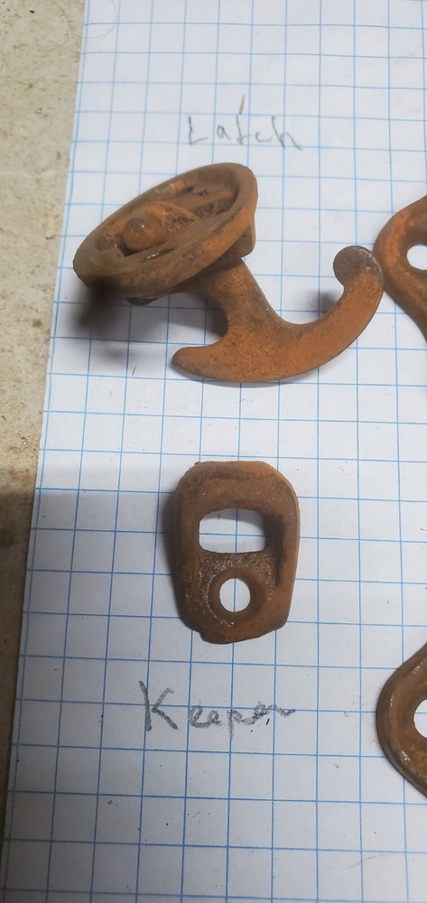 CAST IRON VICTORIAN LIFT OFF SHUTTER HINGES with LATCH