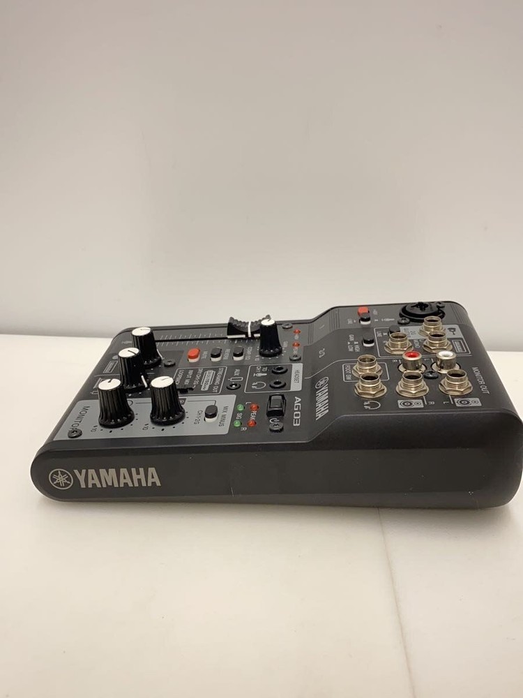 YAMAHA AG03MK2 MIXER Used
