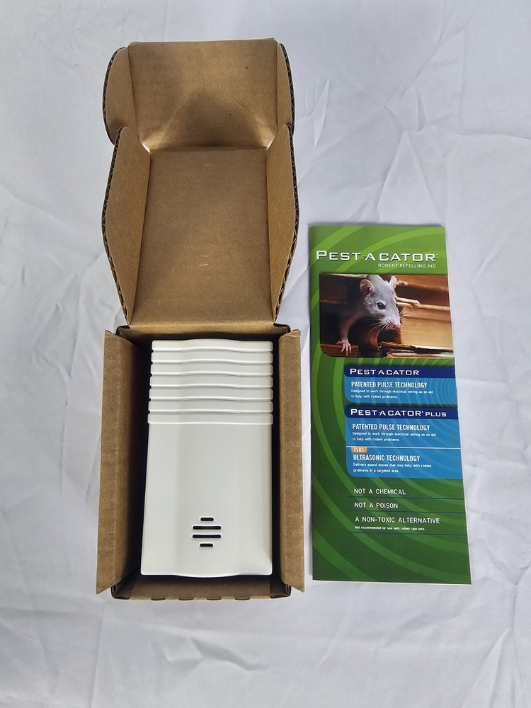 Pest-a-Cator Plus 2000 Electronic Rodent Repeller Model 12200