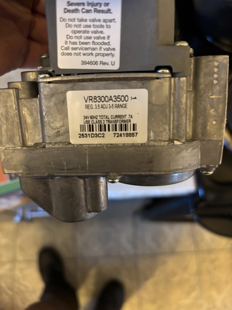 Residio Gas Valve Used (4 Months) VR8300A3500 Honeywell