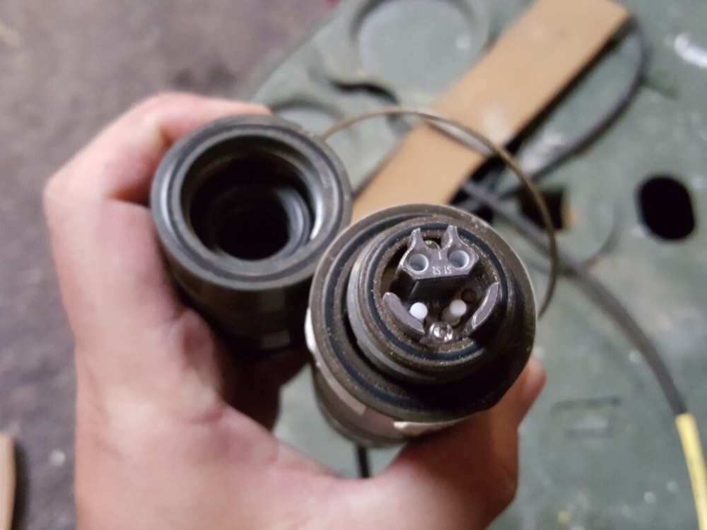 APPLIED OPTICAL SYSTEMS TFOCA II Fiber Optic Reel and Connector