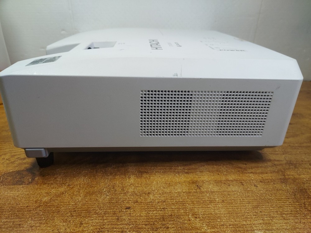 Hitachi CP-X3010 Projector 3LCD Digital