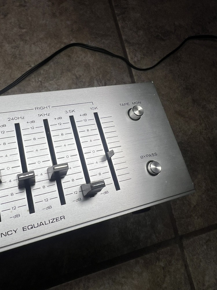 Realistic 31-1988A Five Band Stereo Frequency Equalizer