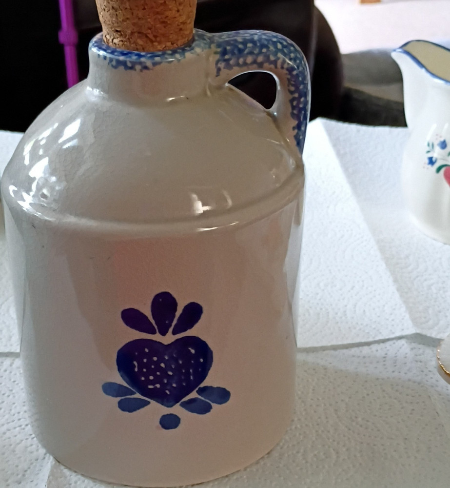 Ceramic Jug Blue Heart Pattern White Glazed Handle Round Shape with Cork Lid