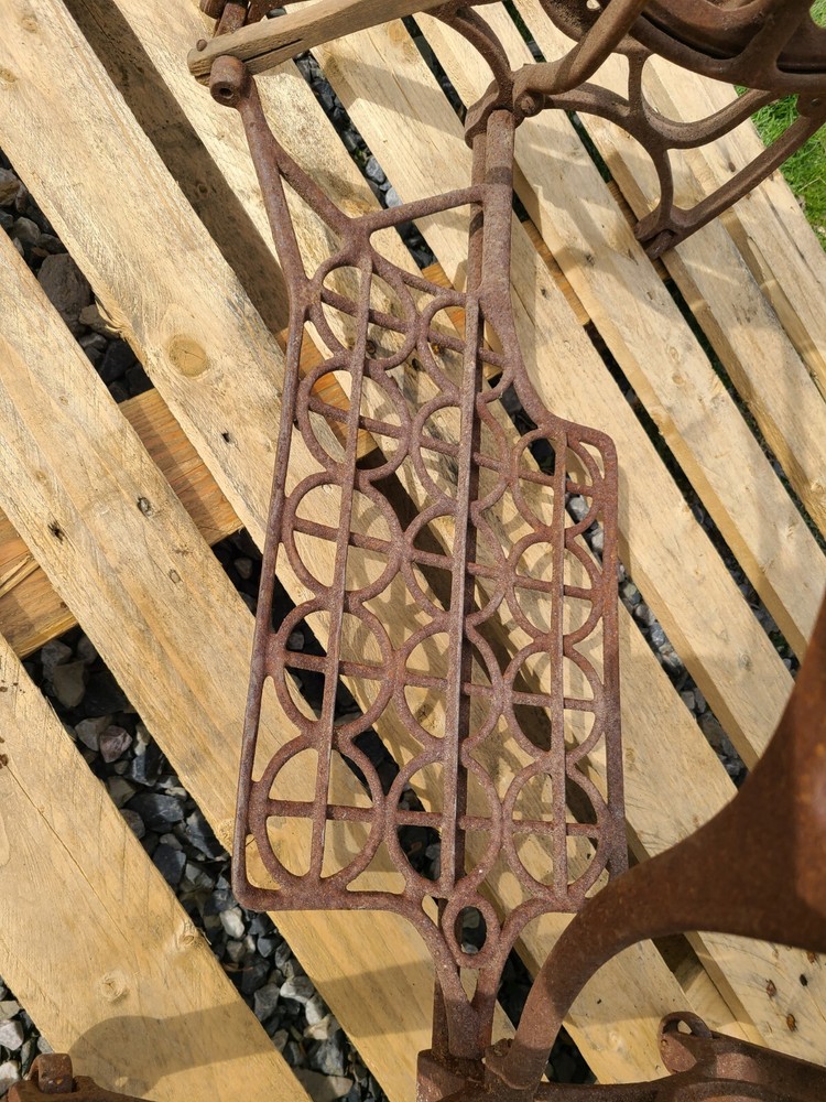 Antique Standard Cast Iron Legs Short Base Treadle Sewing Machine Table Base