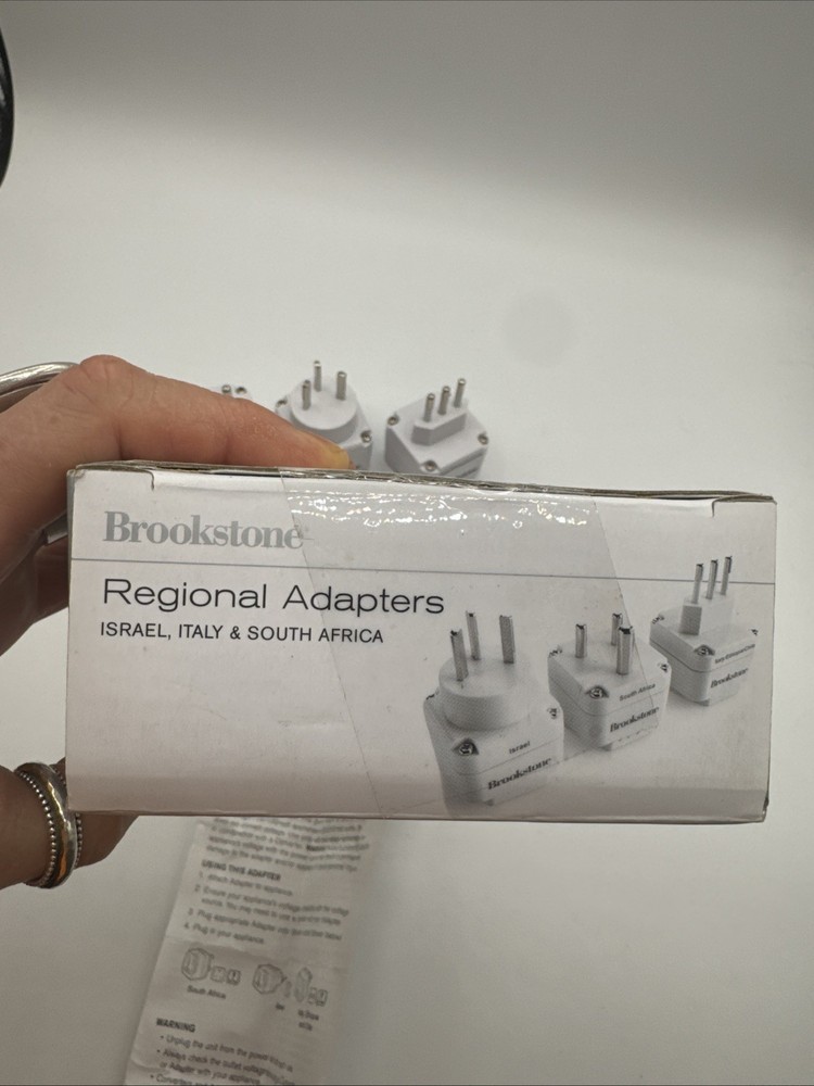 Brookstone International Adapter Plug Set 638056