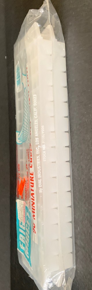 Frigid Midget Plastic Ice 2 Cube Tray Makes 90 Mini Cubes NOS Unopened Vintage