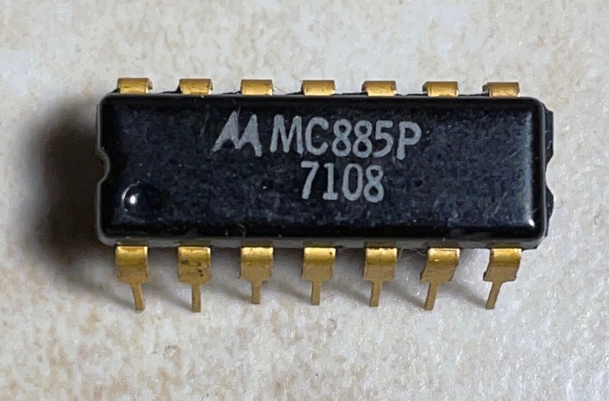 Motorola MC885P MRTL Quad 2 Input Expander - NOS
