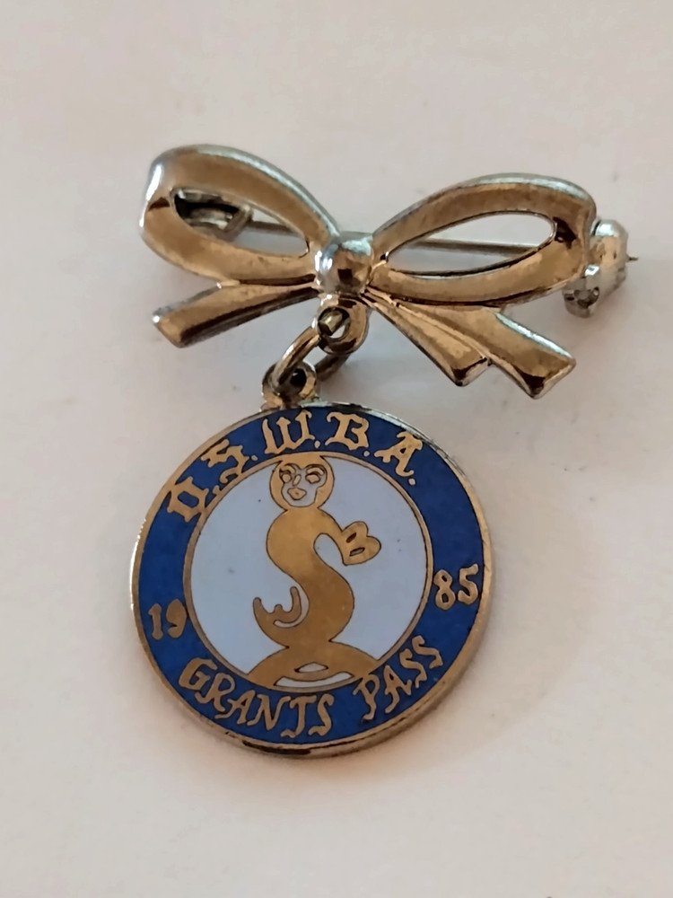 OSWBA Grants Pass 1985 Bowling Dangle Lapel Pin