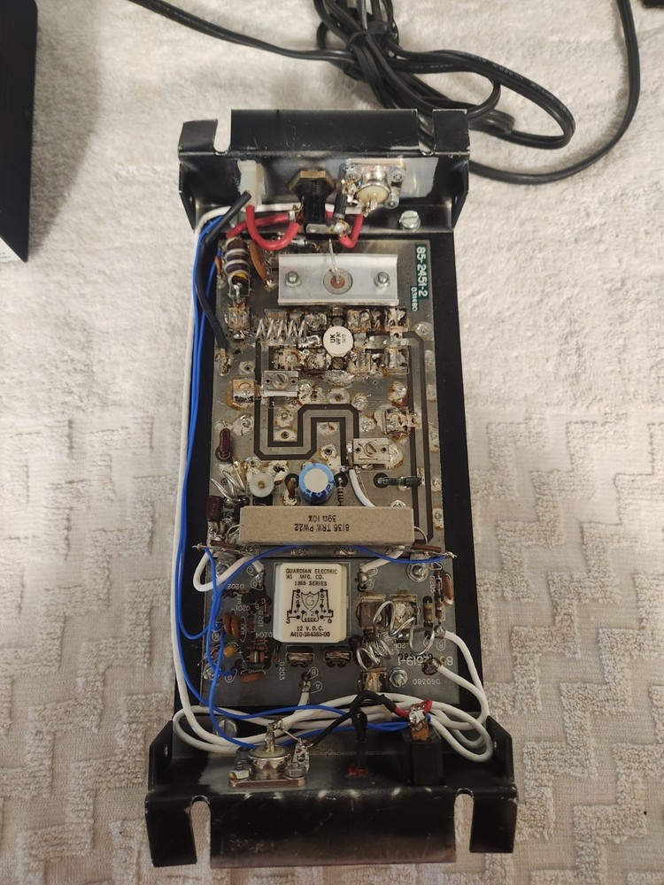 Heathkit Model VL-1180 2 Meter Linear Amplifier Amp. Nice Condition.