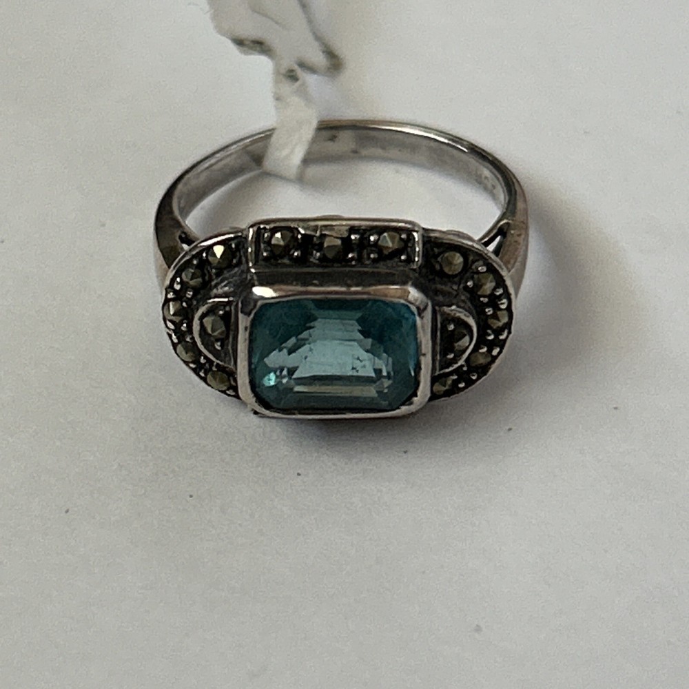 925 Sterling Silver & Topaz Ring Size 5.5