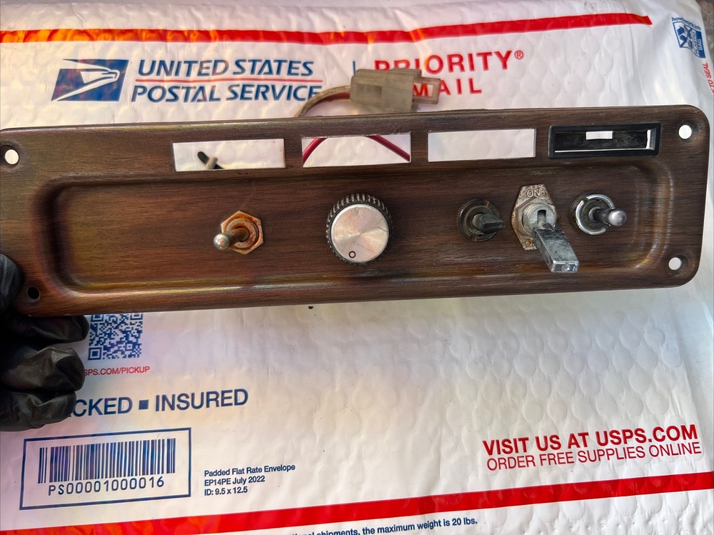 Frrightliner Switch Dash Panel 22-25266-004 D