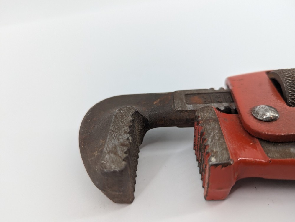 Great neck Spain Pipe Wrench
